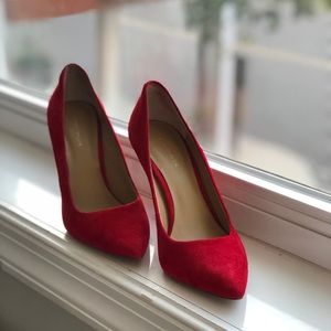 Red Pumps 80 cms (Size 5.5 US)